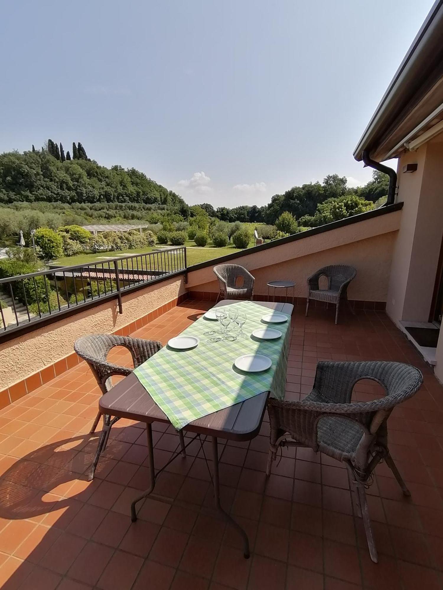 Casa Ghirlanda Con Piscina E Campo Da Tennis Apartment *